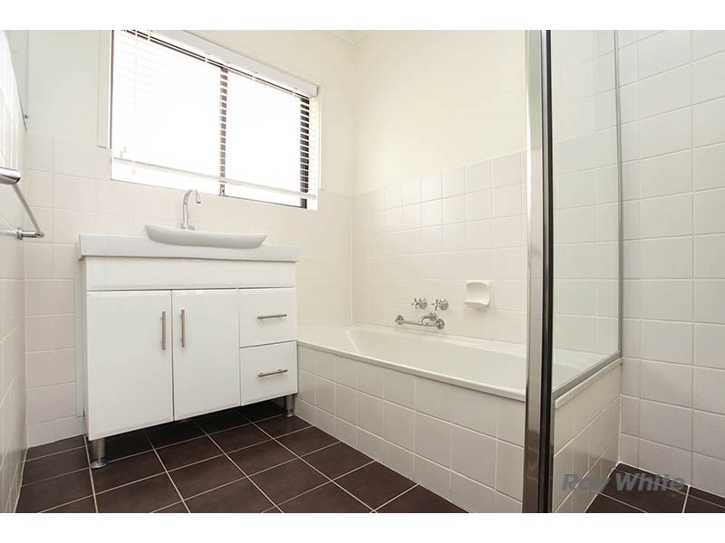 9 Wright Place, Clare SA 5453