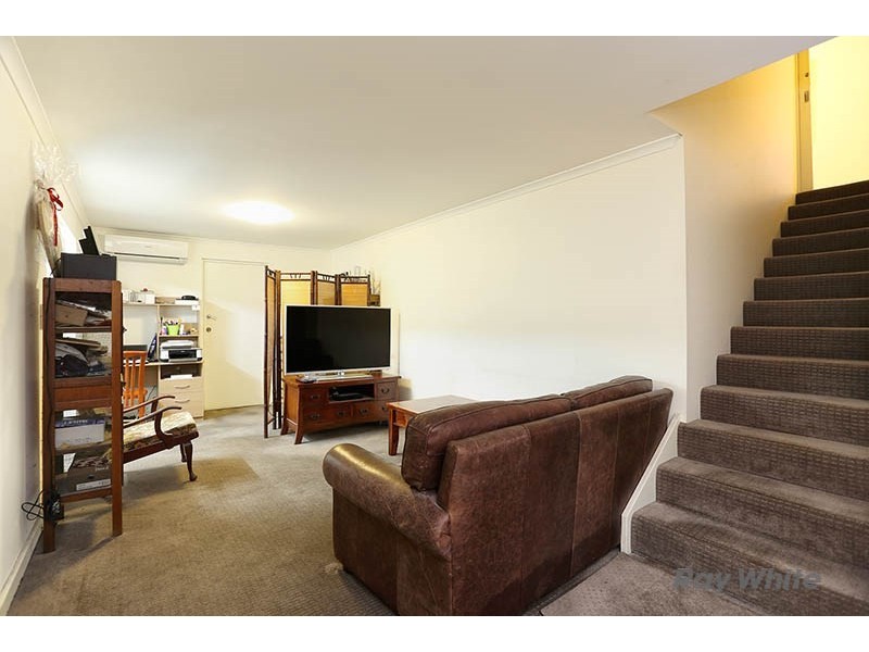 9 Wright Place, Clare SA 5453