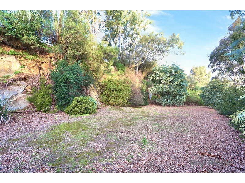 9 Wright Place, Clare SA 5453