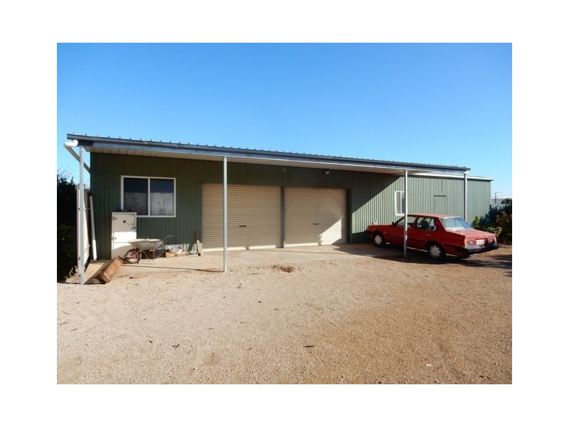 3-5 Karkarilla Street, Port Clinton SA 5570