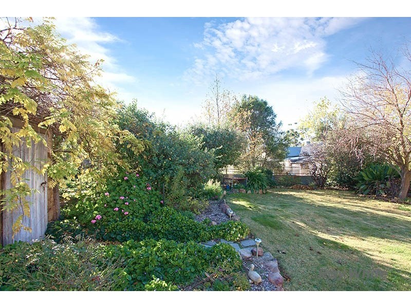 21 Main North Road, Watervale SA 5452