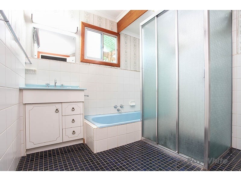 2 Bridge Street West, Burra SA 5417