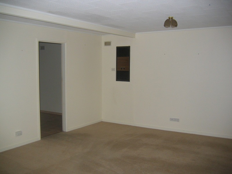 6 William Street, Clare SA 5453