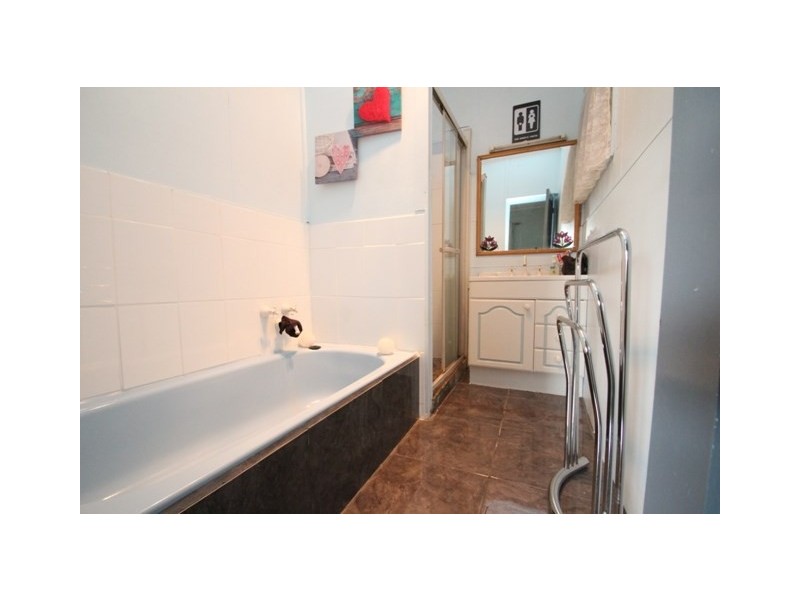 38 Essington Avenue, Clare SA 5453