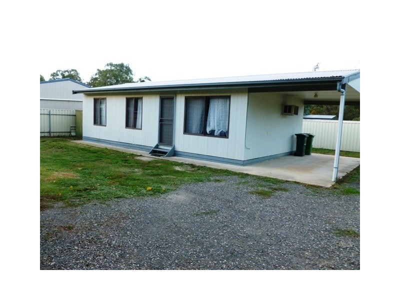 2/5 Charles Street, Clare SA 5453