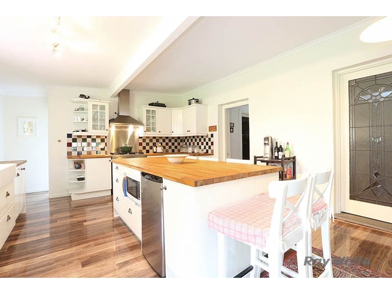 18 Wendouree Road, Clare SA 5453