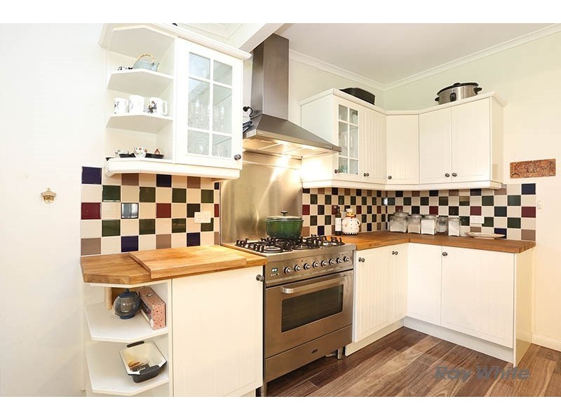 18 Wendouree Road, Clare SA 5453