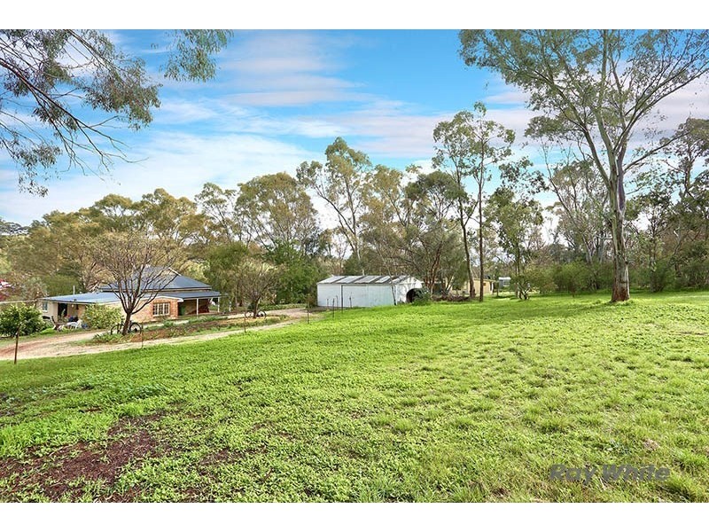 18 Wendouree Road, Clare SA 5453