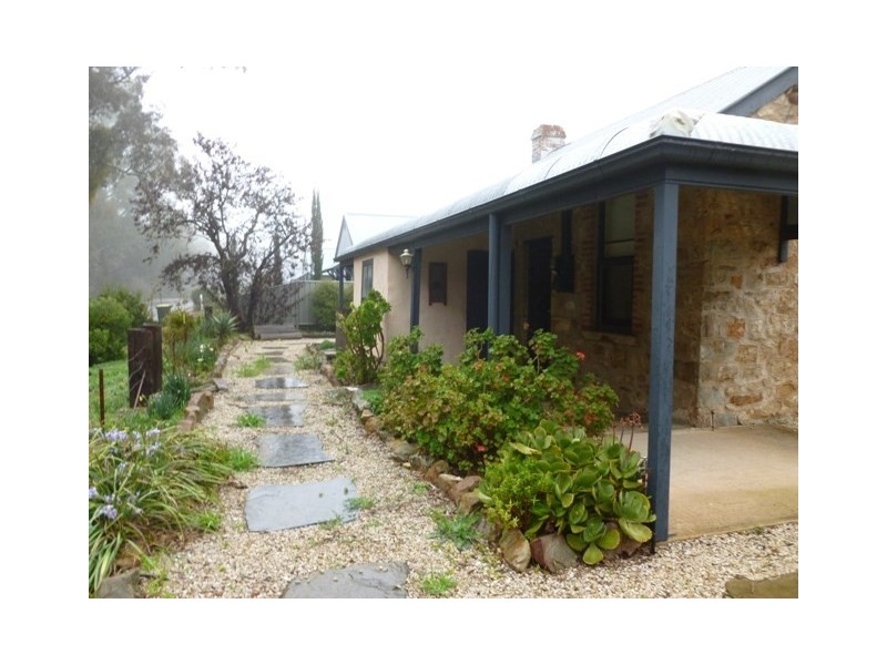 11 Arthur Street, Clare SA 5453