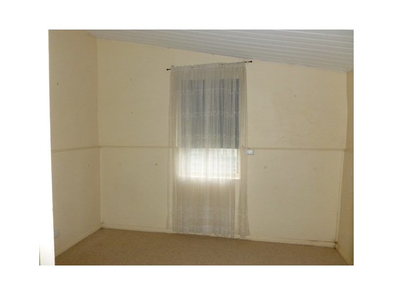 11 Arthur Street, Clare SA 5453