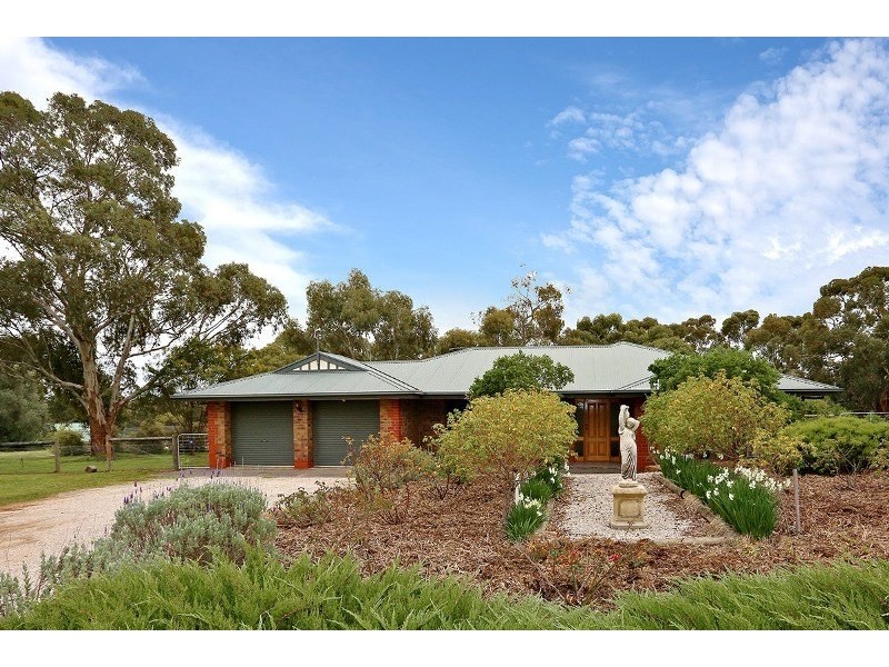 24 Jarman Crescent, Clare SA 5453