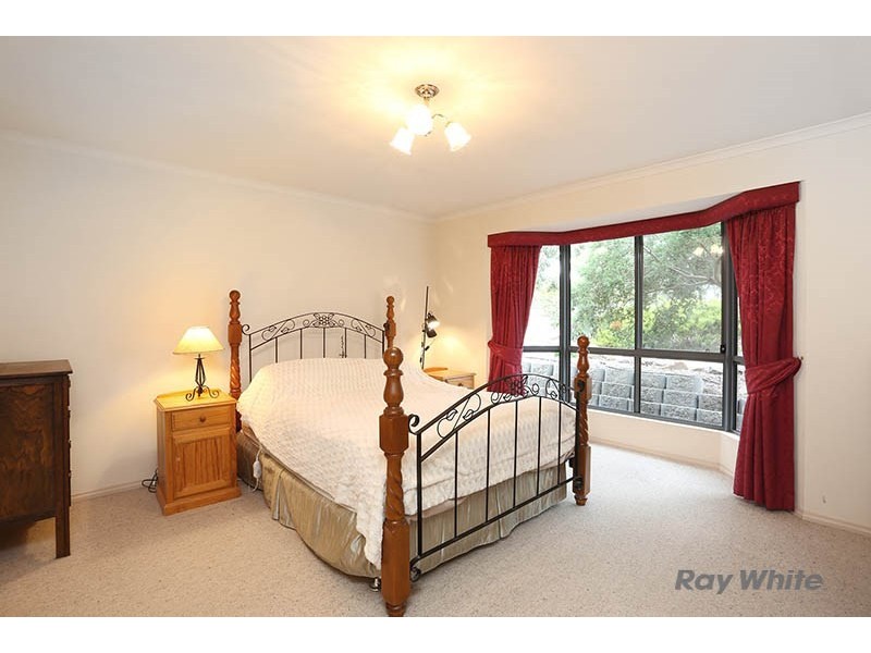 24 Jarman Crescent, Clare SA 5453