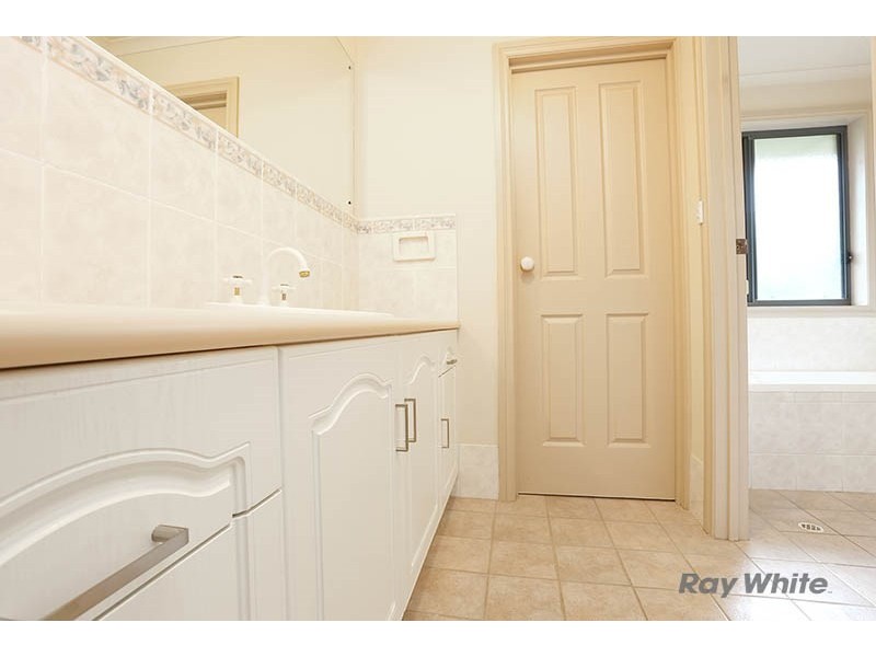 24 Jarman Crescent, Clare SA 5453