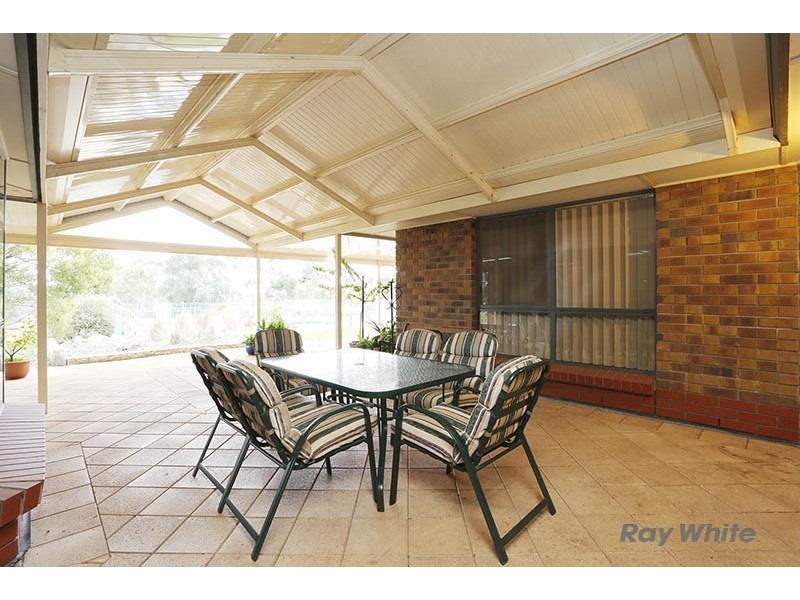 24 Jarman Crescent, Clare SA 5453