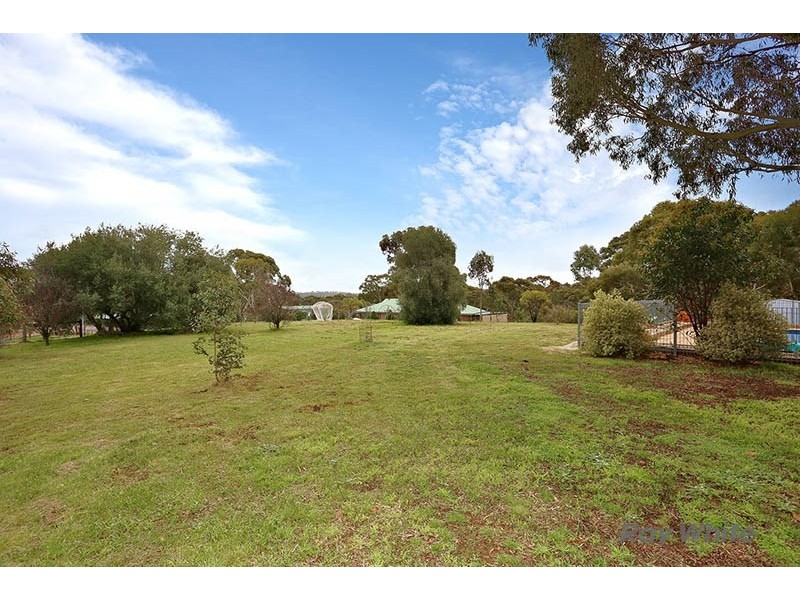 24 Jarman Crescent, Clare SA 5453