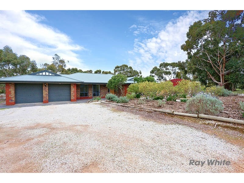 24 Jarman Crescent, Clare SA 5453