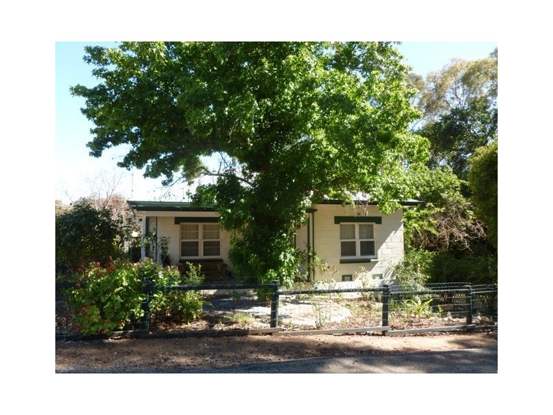 12 Powell Place, Clare SA 5453