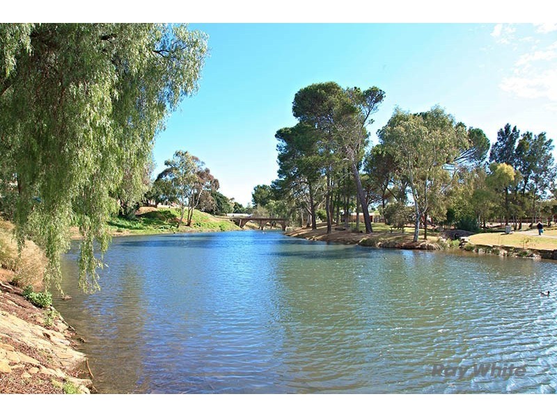 17 Chapel Street, Burra SA 5417