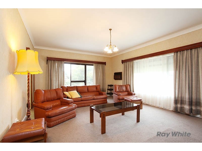 36 Victoria Road, Clare SA 5453