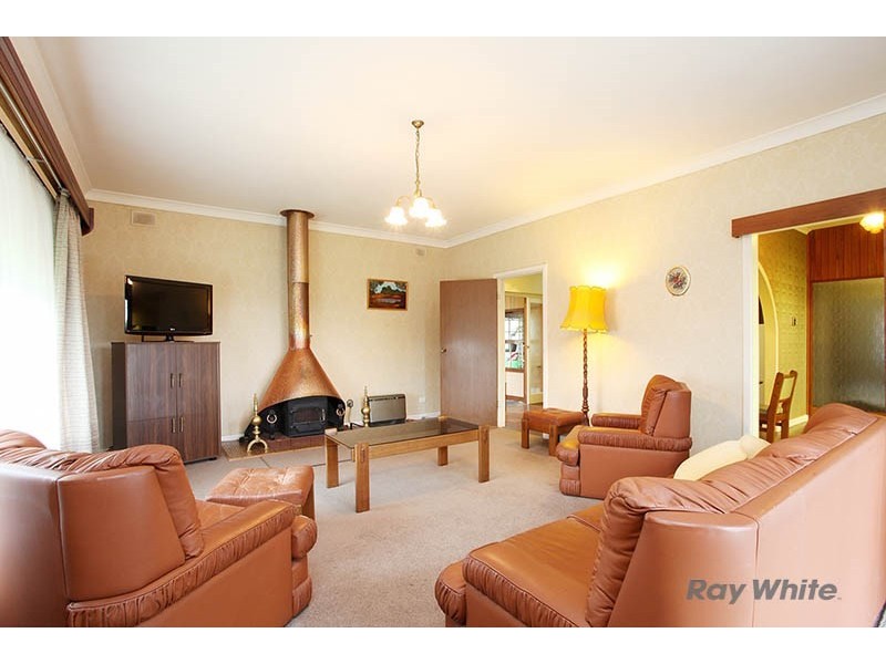 36 Victoria Road, Clare SA 5453