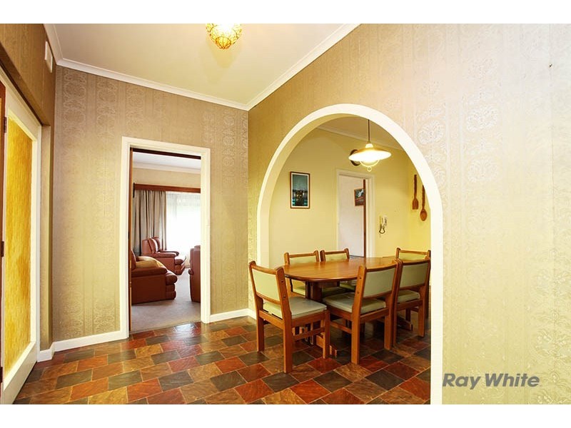 36 Victoria Road, Clare SA 5453