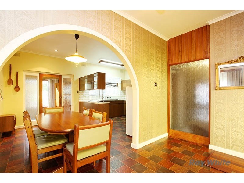 36 Victoria Road, Clare SA 5453