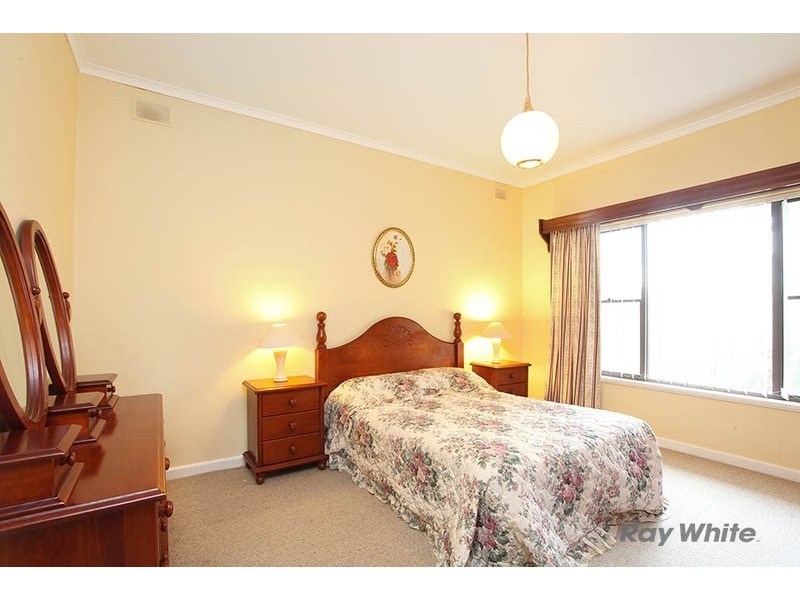 36 Victoria Road, Clare SA 5453