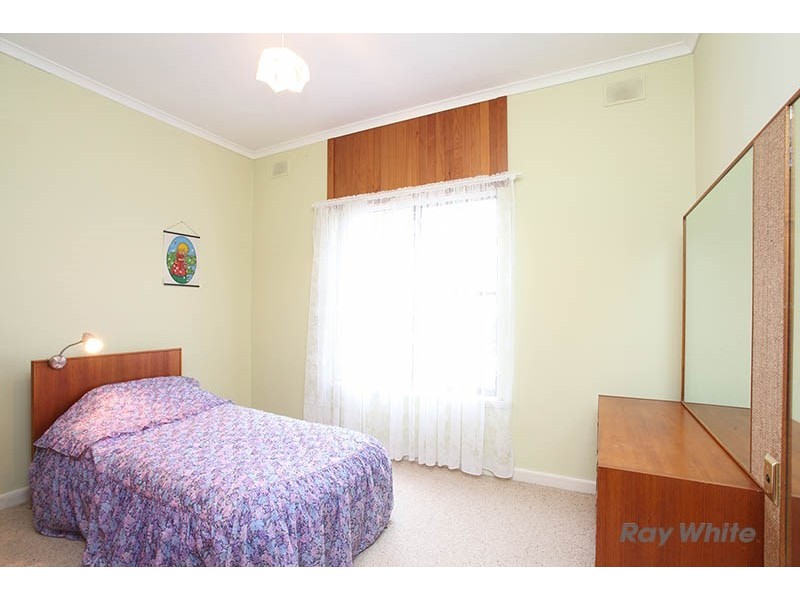 36 Victoria Road, Clare SA 5453
