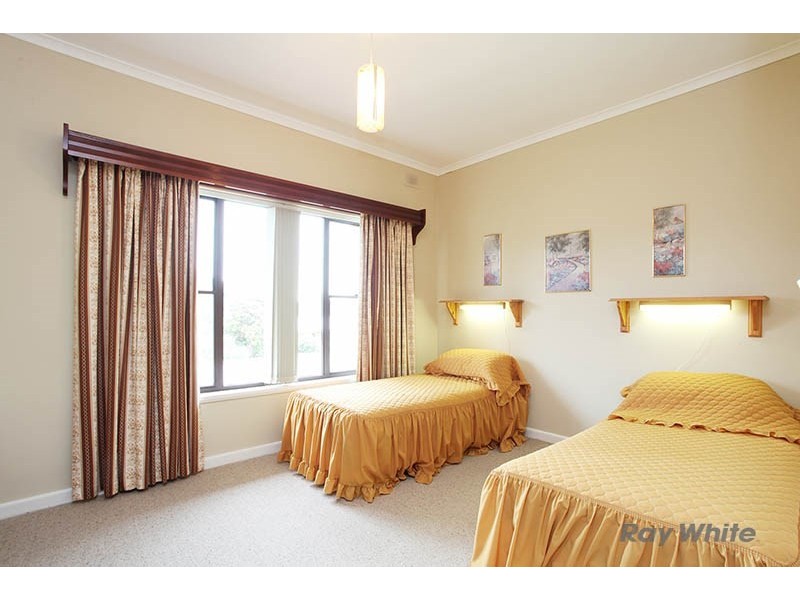 36 Victoria Road, Clare SA 5453