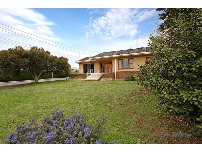 36 Victoria Road, Clare SA 5453