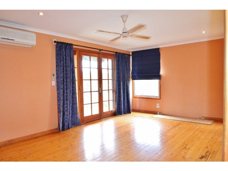 28 Kelly Street, Clare SA 5453