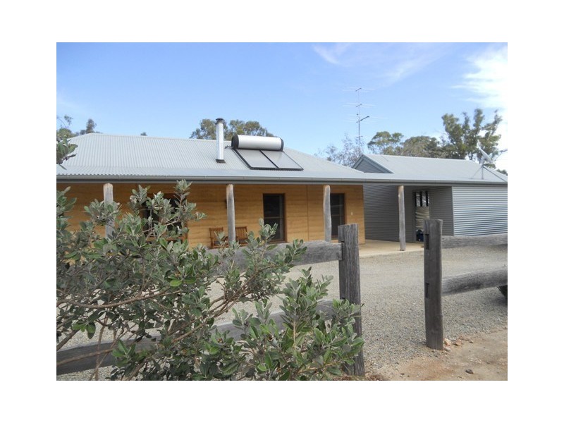 14 Hill Street, Mintaro SA 5415