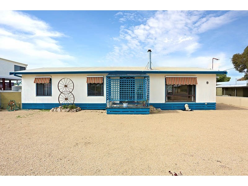 10 Moonta Terrace, Port Clinton SA 5570
