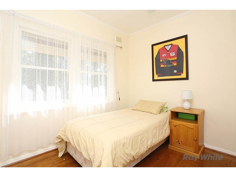 12 Powell Street, Clare SA 5453