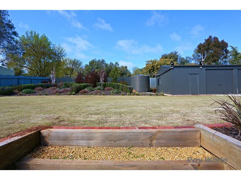 12 Powell Street, Clare SA 5453