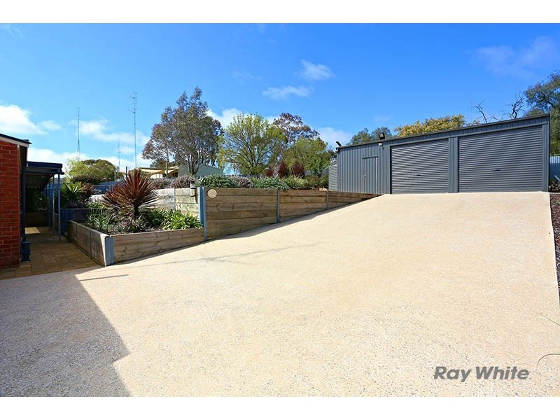 12 Powell Street, Clare SA 5453