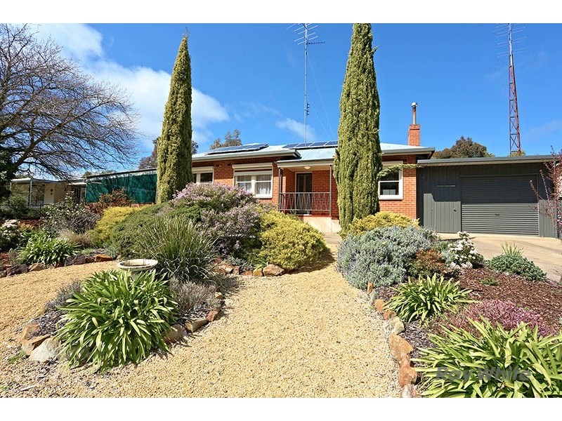 12 Powell Street, Clare SA 5453