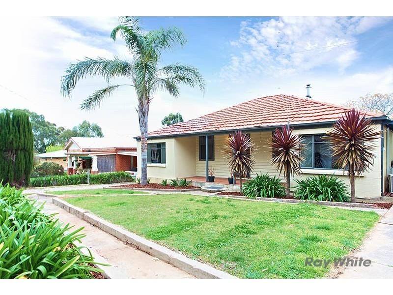 8 West Terrace, Clare SA 5453