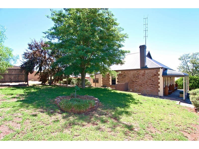 1 Bright Street, Clare SA 5453