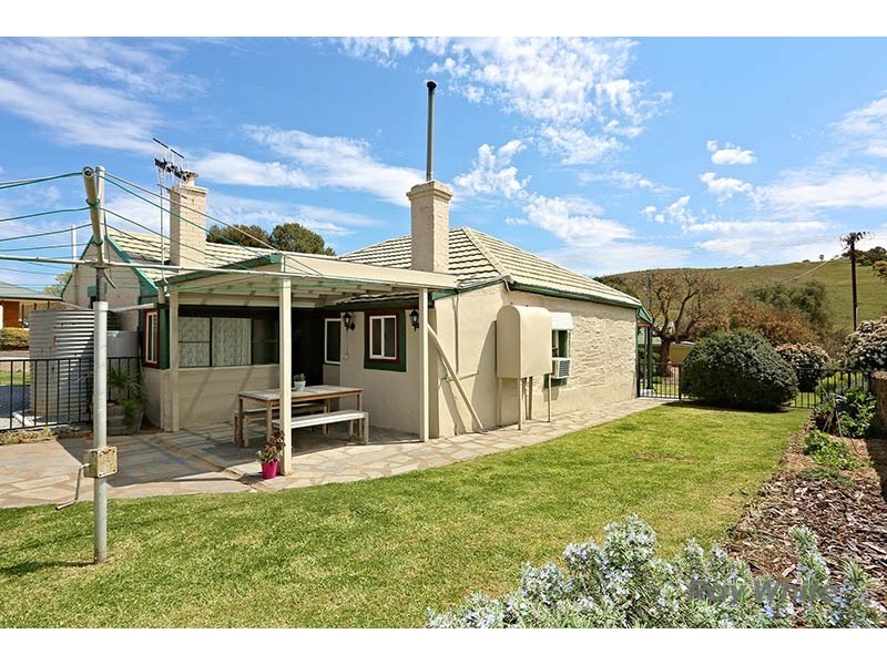 40 Commercial Street, Burra SA 5417