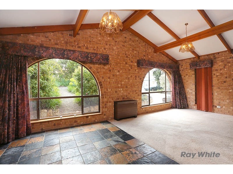 6 Tilbrook Avenue, Clare SA 5453