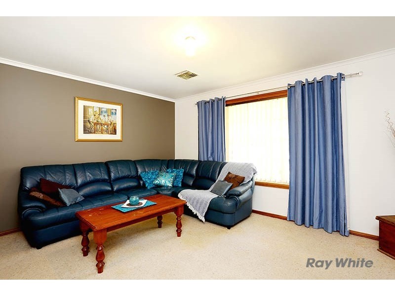 1 McKinnon Court, Clare SA 5453