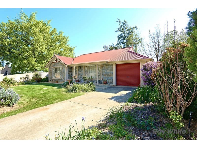 1 McKinnon Court, Clare SA 5453