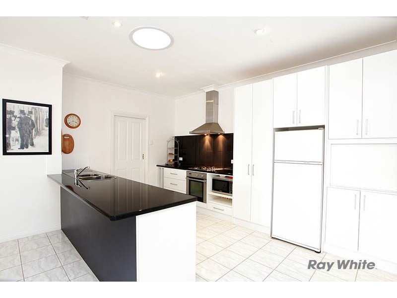 11 Glebe Close, Clare SA 5453