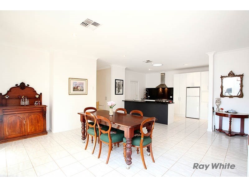 11 Glebe Close, Clare SA 5453