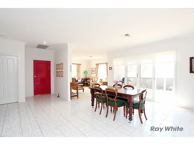 11 Glebe Close, Clare SA 5453