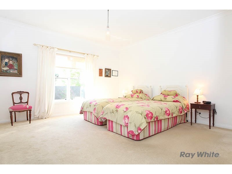 11 Glebe Close, Clare SA 5453