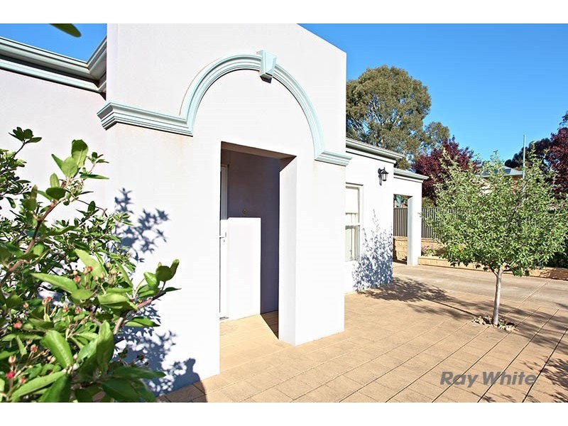 11 Glebe Close, Clare SA 5453