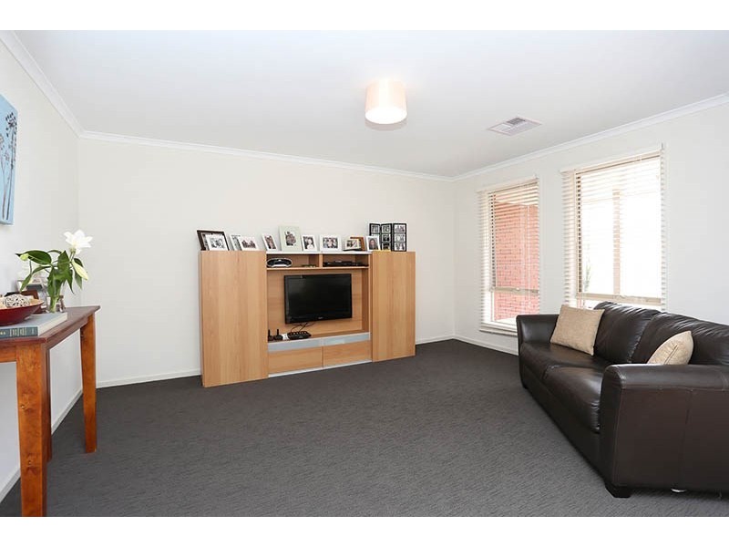 16 Pandappa Drive, Clare SA 5453