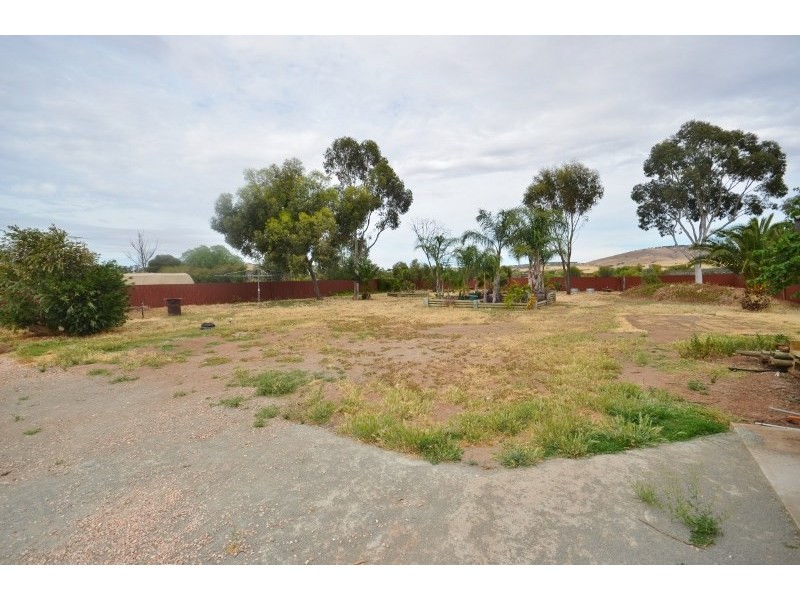 13 Cameron Street, Lochiel SA 5510